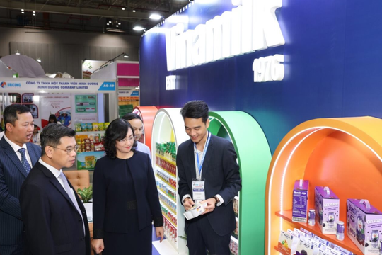 Vinamilk thu hút các nhà mua hàng/ chuỗi phân phối quốc tế tại Vietnam International Sourcing Expo 2024