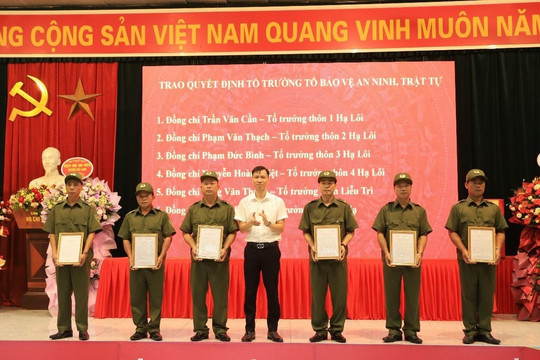 Xã Mê Linh (huyện Mê Linh): Ra mắt lực lượng tham gia bảo vệ an ninh trật tự ở cơ sở