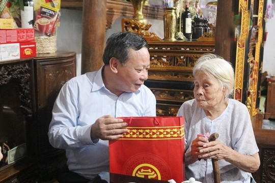 Hà Nội dành 122,627 tỷ đồng tri ân người có công dịp Kỷ niệm 70 năm Ngày Giải phóng Thủ đô