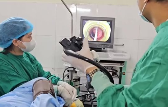 Bệnh viện đa khoa Vân Đình: Ứng dụng Nội soi thắt búi giãn tĩnh mạch thực quản bằng vòng cao su