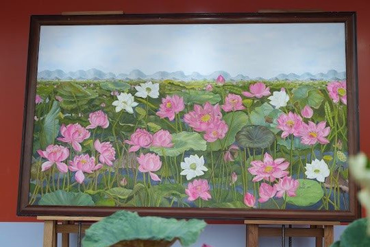 Bức tranh Sen Liên Hoa Tịnh Cảnh trưng bày tại lễ hội Sen Hà Nội 2024