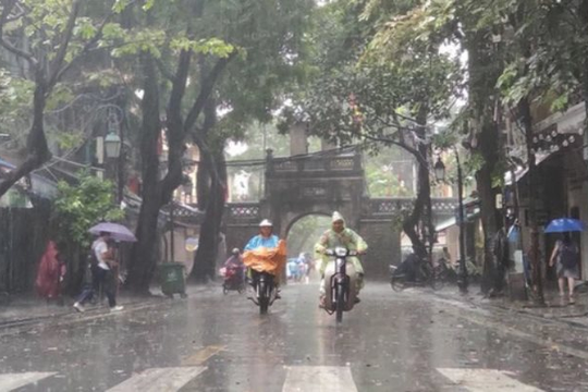 Miền Bắc mưa lớn, áp thấp nhiệt đới sẽ di chuyển vào vùng biển từ Quảng Bình đến Quảng Ngãi