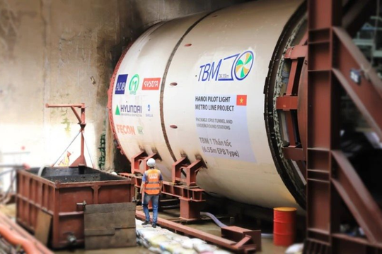 Robot “Thần tốc” chuẩn bị đào hầm tuyến đường sắt Nhổn - ga Hà Nội