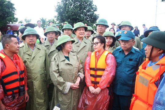 Bảo đảm an toàn tính mạng, sức khỏe, tài sản của người dân vùng mưa lũ