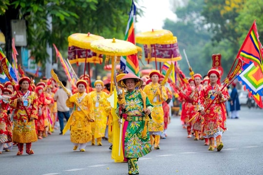 Cầu nguyện Quốc thái dân an trong lễ hội Điện Huệ Nam