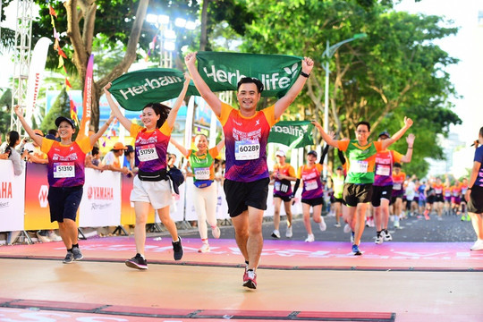 Hơn 9.000 vận động viên tham gia giải chạy VnExpress Marathon Nha Trang lần thứ ba