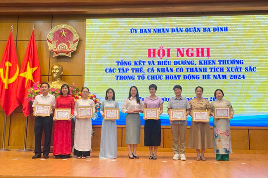 Quận Ba Đình: Khen thưởng 30 tập thể, cá nhân có thành tích xuất sắc tổ chức các hoạt động hè