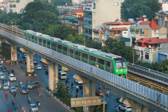 Metro Hà Nội dừng hoạt động khi gió bão mạnh cấp 8