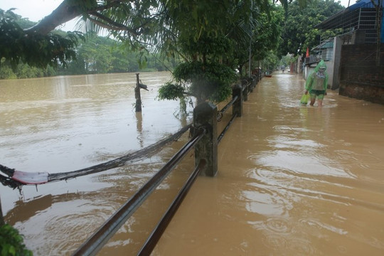 Hà Nội: Báo động lũ trên sông Bùi, sông Tích