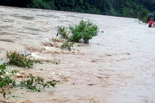 Chủ tịch UBND TP Hà Nội ban hành công điện khẩn ứng phó lũ lớn trên các tuyến sông