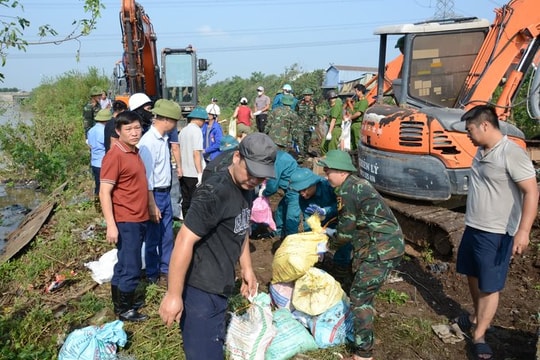 Thông tin về sự cố vỡ bờ hữu sông Ngũ Huyện Khê tại Hà Nội