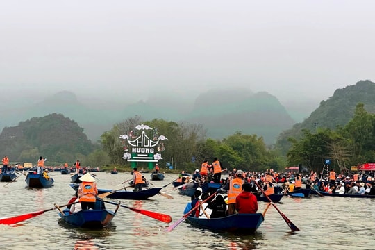 Chùa Hương và khu du lịch Hồng Vân được công nhận Khu du lịch cấp thành phố