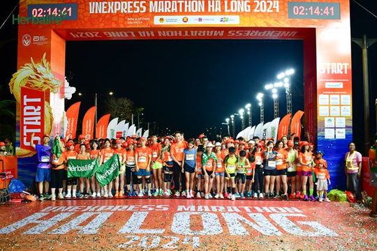 9000 vận động viên tham gia giải chạy VnExpress Marathon Hạ Long 2024