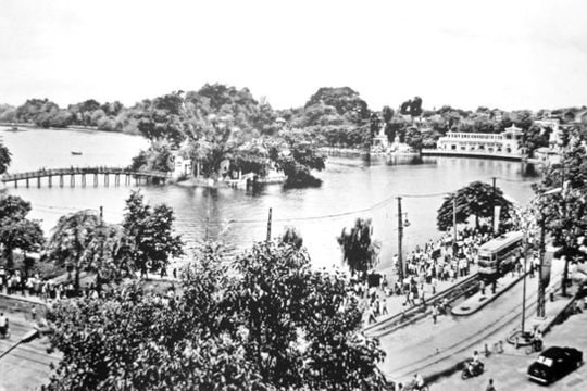 Thơ về chiến tranh cách mạng 1946 - 1954 từ hướng nhìn Thủ đô Hà Nội