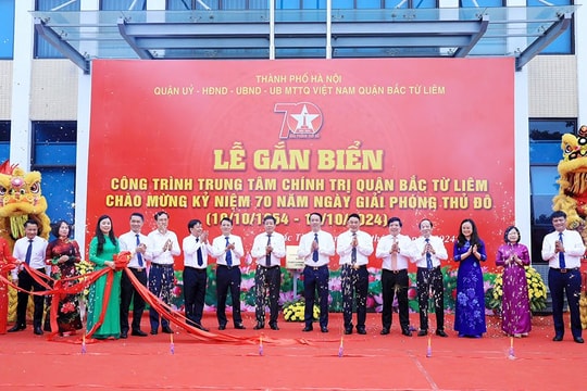 Quận Bắc Từ Liêm: Gắn biển công trình Trung tâm bồi dưỡng chính trị