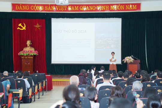 Hà Nội tập huấn nghiệp vụ tuyên truyền Luật Thủ đô 2024 cho những người làm báo của Thành phố