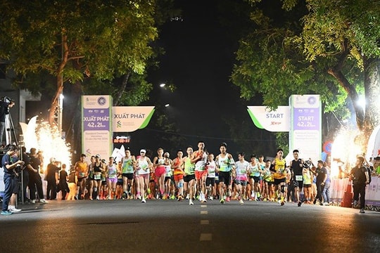 VĐV Ngọc Hoa về nhất Giải marathon Di sản Hà Nội 2024