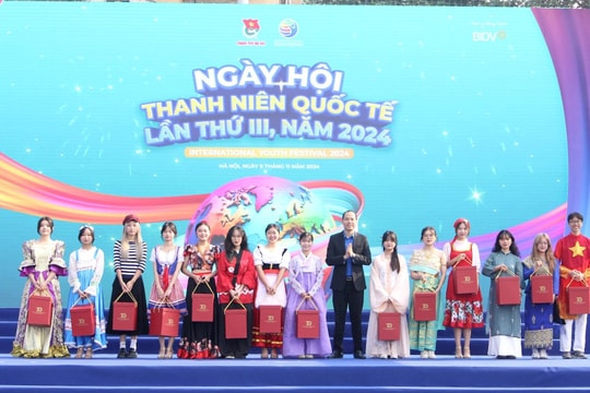 Ngày hội Thanh niên quốc tế lần III tại Hà Nội