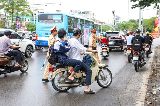 Quận Thanh Xuân: Kiên quyết nói “Không” giao xe cho học sinh chưa đủ điều kiện tham gia giao thông