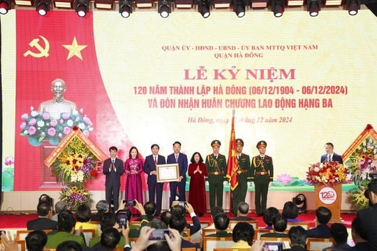 Quận Hà Đông kỷ niệm 120 năm Ngày thành lập và đón nhận Huân chương Lao động hạng Ba