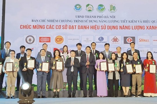 Hà Nội vinh danh 83 cơ sở, công trình sử dụng năng lượng xanh