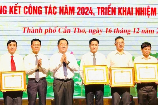 31 cơ quan báo chí được tặng Bằng khen tại Hội nghị báo chí toàn quốc 2024