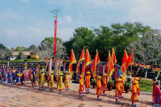 Định hướng Festival Bốn mùa “Huế - Kinh đô xưa, Vận hội mới” và “Di sản văn hóa với hội nhập và phát triển”