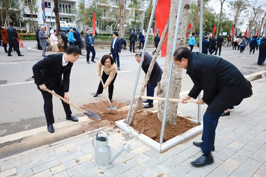 Quận Tây Hồ: Phát động phong trào Tết trồng cây Xuân Ất Tỵ 2025