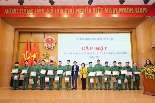 Quận Ba Đình: Gặp mặt công dân xung phong, tình nguyện nhập ngũ năm 2025