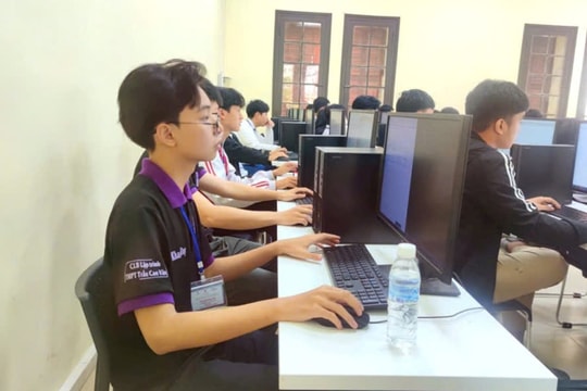 Gần 1.500 học sinh THCS, THPT đăng ký tham gia Cuộc thi Hue-ICT Challenge 2025