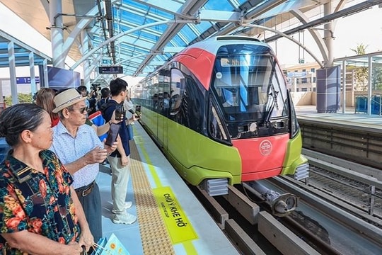 Metro Nhổn - ga Hà Nội đạt gần 3,4 triệu lượt khách sau 6 tháng vận hành