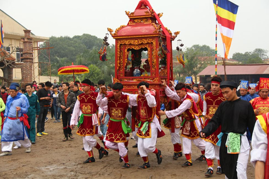 Giang Cao (Bát Tràng): Nhộn nhịp chuẩn bị lễ hội đình Làng truyền thống