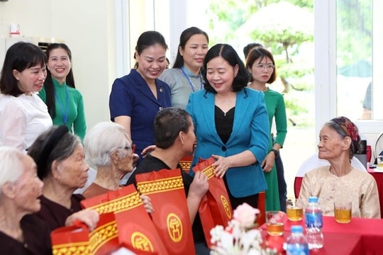 Hà Nội chi hơn 381 tỷ đồng tặng quà gia đình người có công dịp Đại lễ 30/4 và Quốc khánh 2/9