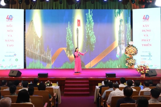 Kỷ niệm 40 năm thành lập Tạp chí Người Hà Nội và đón nhận Huân chương Lao động hạng Nhì