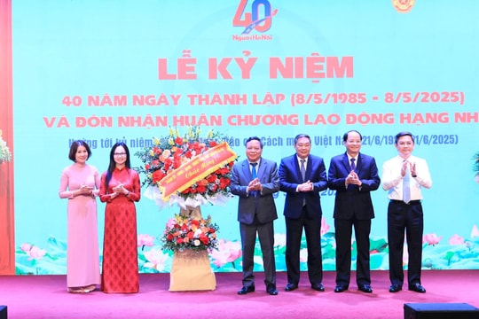Tạp chí Người Hà Nội vinh dự đón nhận Huân chương Lao động hạng Nhì của Chủ tịch nước