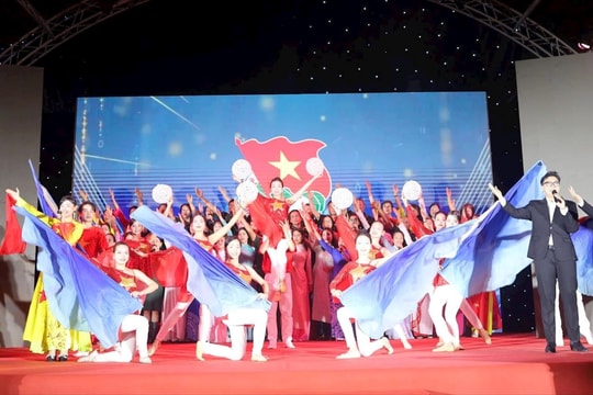 Tây Hồ rực rỡ sắc màu âm nhạc tại liên hoan đồng ca, hợp xướng "Khát vọng dân tộc"