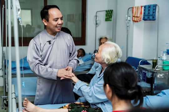 Đền Rừng: Những suất cơm nghĩa tình trong mùa Phật Đản