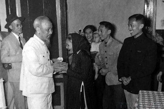 Triển lãm ảnh trực tuyến “Đại đoàn kết - sức mạnh từ nhân dân trong tư tưởng Hồ Chí Minh”