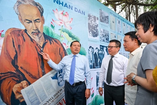 Trải nghiệm triển lãm số “Rạng rỡ tên Người”