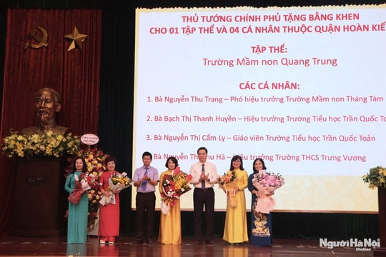 Quận Hoàn Kiếm: Tuyên dương giáo viên tiêu biểu, học sinh giỏi năm 2024 - 2025