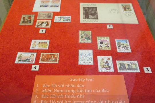 Trưng bày tem, bưu ảnh về Chủ tịch Hồ Chí Minh