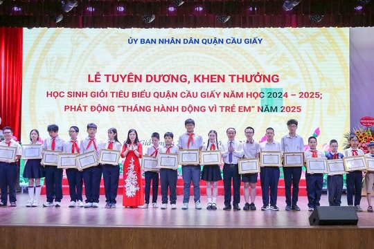 Quận Cầu Giấy: Tuyên dương khen thưởng học sinh giỏi tiêu biểu năm 2024-2025