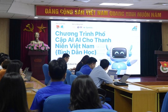 Thanh niên với chương trình “Bình dân học AI"