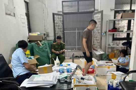 Hà Nội: 4 cơ sở kinh doanh mỹ phẩm nhập lậu bị xử phạt