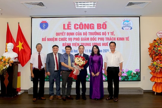Công bố Quyết định của Bộ Y tế bổ nhiệm Phó Giám đốc Bệnh viện Trung ương Huế