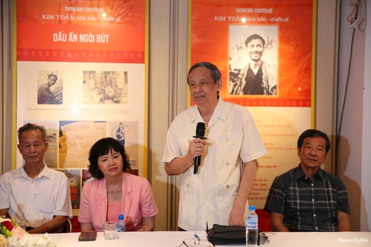 Khắc họa chân dung người làm báo giữa lửa đạn