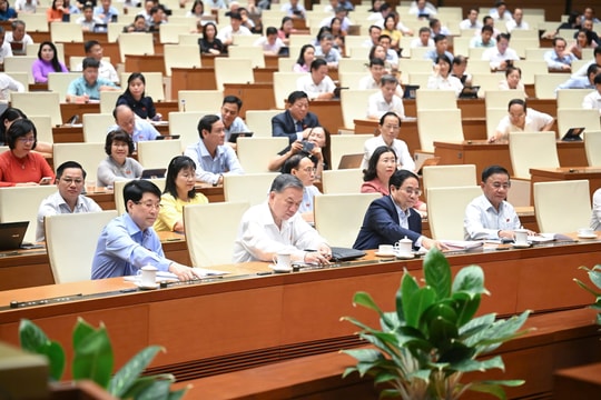Quốc hội thông qua Nghị quyết sửa đổi Hiến pháp năm 2013: Kiến tạo nước Việt Nam hùng cường, thịnh vượng