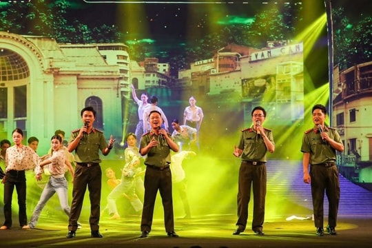 Hà Nội tổ chức Lễ kỷ niệm 80 năm Ngày truyền thống CAND tại Nhà hát Hồ Gươm