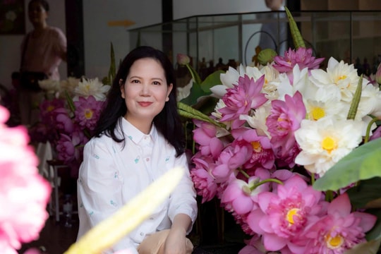 Triển lãm bức tranh sen "Liên hoa tịnh cảnh"