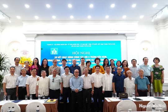 Hội Nhà báo Thành phố Hà Nội gặp mặt tri ân các thế hệ nhà báo Thủ đô và khen thưởng các tập thể, cá nhân